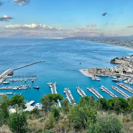 Διαμέρισμα Fantastic, Sea View Via Duchessa *